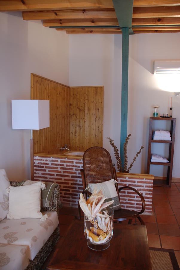 Hospederia El Arco Hotel Villavieja del Lozoya Exterior photo